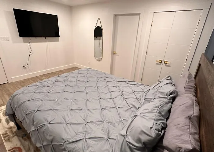 Fully Furnished Executive Housing - Whole House - Mabry Manor