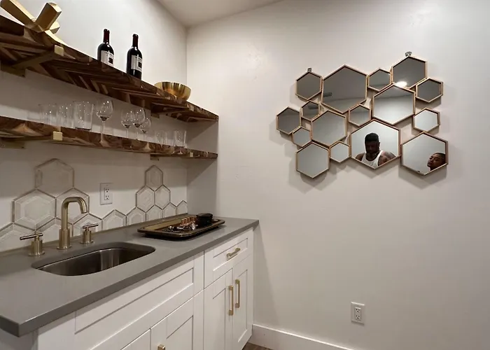 Apartment Fully Furnished Executive Housing - Whole House - Mabry Manor