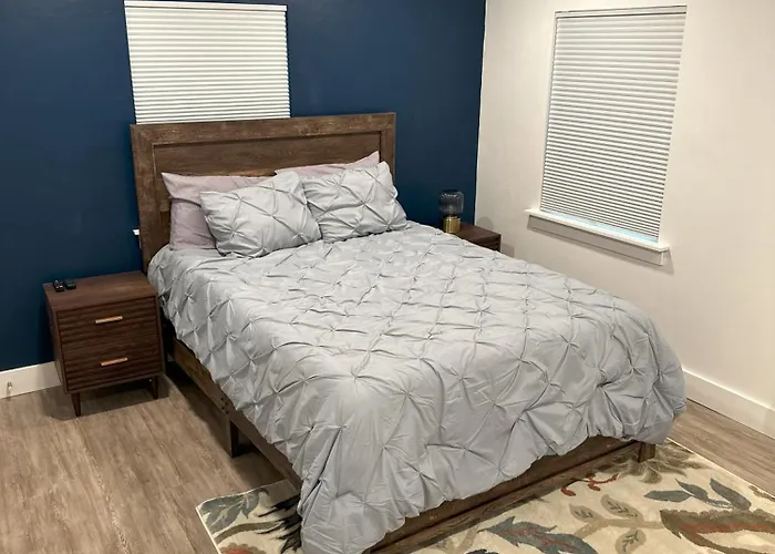 Fully Furnished Executive Housing - Whole House - Mabry Manor * Tallahassee