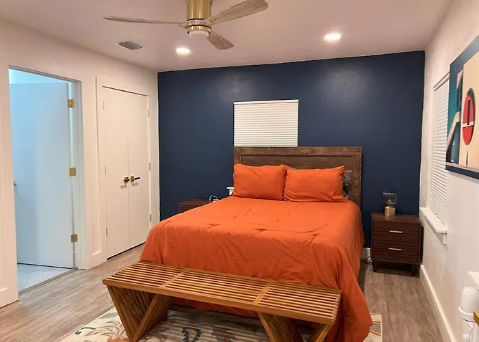 Fully Furnished Executive Housing - Whole House - Mabry Manor *