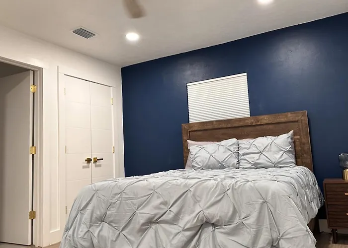 Fully Furnished Executive Housing - Whole House - Mabry Manor Apartment Tallahassee