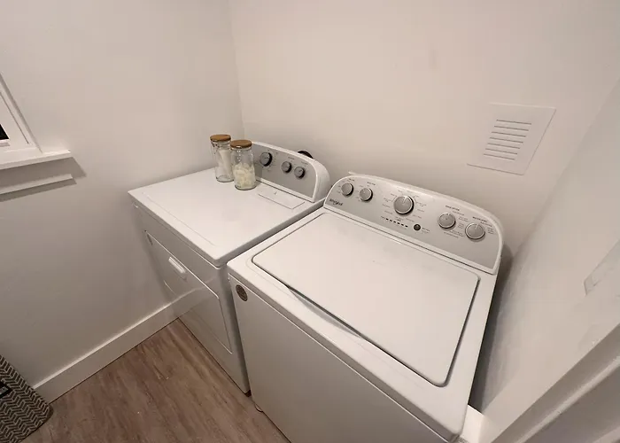 Apartment Fully Furnished Executive Housing - Whole House - Mabry Manor